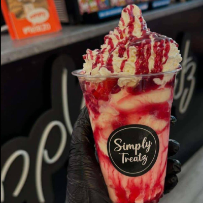  Pink, white, and chocolate milkshakes from Simply Treatz in Bo'ness.